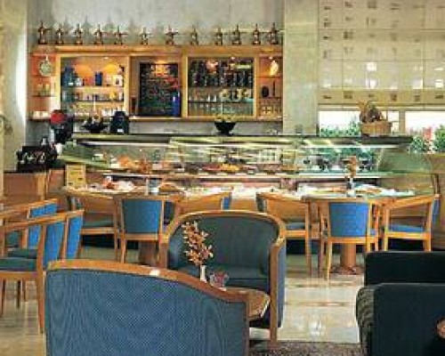 Отель Sands 5* в Абу-Даби