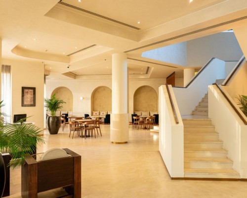 Majestic Cove Hotel 4* — отель в Дубае с бассейном и спа