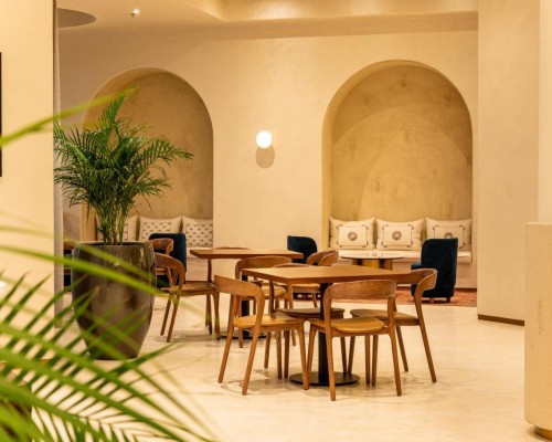 Majestic Cove Hotel 4* — отель в Дубае с бассейном и спа