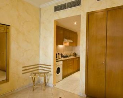 Flora Apartments 3*