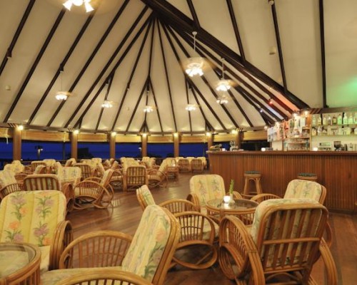 Holiday Island Resort 4* на Ари Атолле: честный обзор