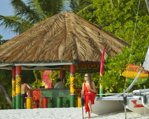 Holiday Island Resort 4* на Ари Атолле: честный обзор