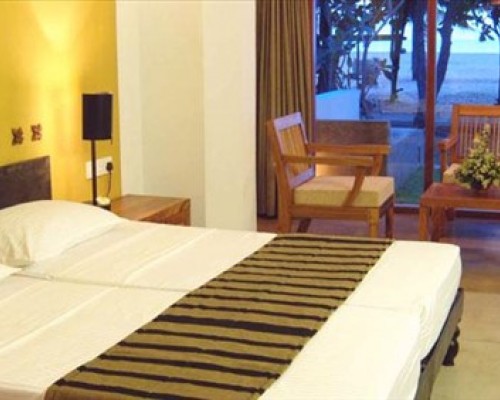 Отель Browns Beach 3* в Негомбо, Шри-Ланка