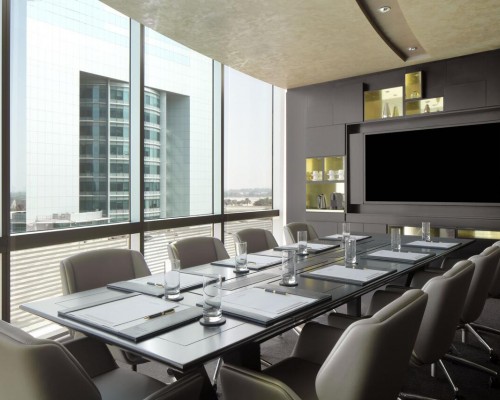 Jumeirah Emirates Towers 5* в Дубае: честный обзор