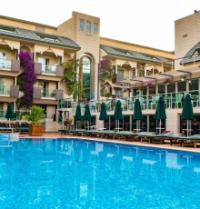 Ambassador Plaza 4*