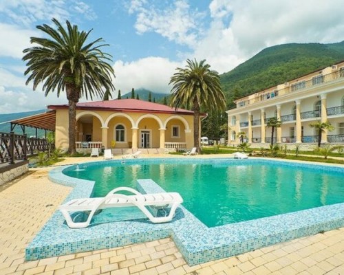 Пансионат Лазурный Берег 3* в Гагре