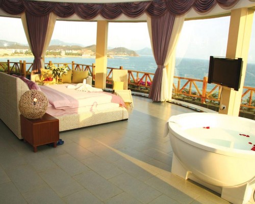 Herton Seaview 4* — отель на первой линии на Хайнане