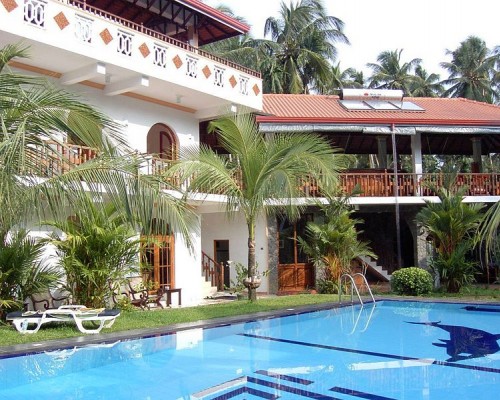 Bentota Village 3* — пляжный отель на первой линии в Бентоте