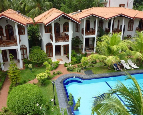 Bentota Village 3* — пляжный отель на первой линии в Бентоте