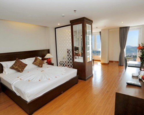 HaNoi Golden Hotel 3* — отель в Нячанге