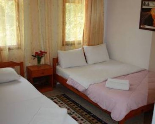 Ferah Pension - Monica's Place Guesthouse, Фетхие