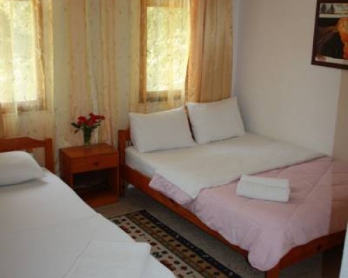 Ferah Pension - Monica's Place Guesthouse, Фетхие