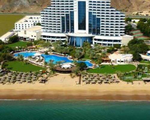 Fortune Hotel Apartment — Фуджейра: апартаменты с кухней и балконом