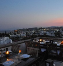 El Vino Hotel & Suites