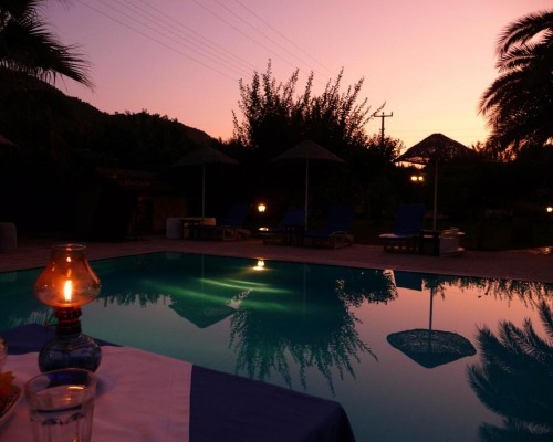 Villa Rhapsody Pension в Фетхие: семейный пансион с садом