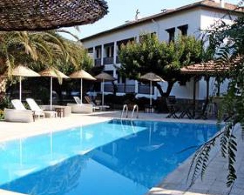 Villa Rhapsody Pension в Фетхие: семейный пансион с садом