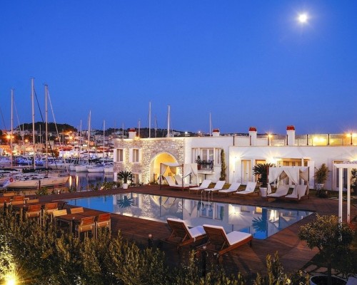 Cesme Marina Konukevi — уютный отель в Чешме
