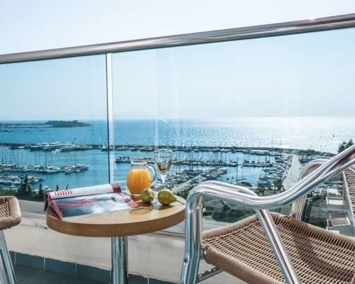 Marina Hotel & Suites Kusadasi 4* — отель в Кушадасы