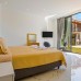 Nur Suites & Hotels в Калкане — апартаменты с бассейном