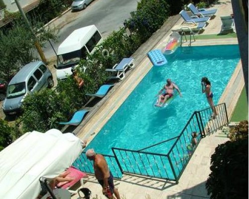 Gultepe Apartments в Кушадасы: апартаменты у Ladies Beach