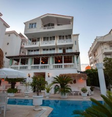Conny's Hotel 