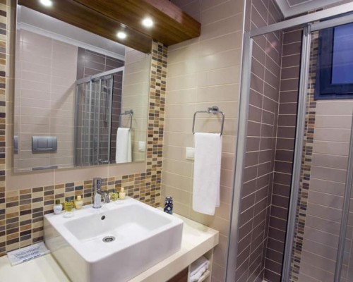 Kondo Suites в Чешме: апарт-отель с кухней и бассейном