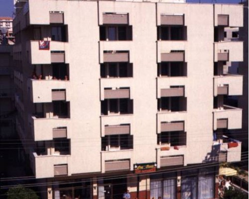 Dias Hotel 2* в Кушадасы — что реально есть в отеле