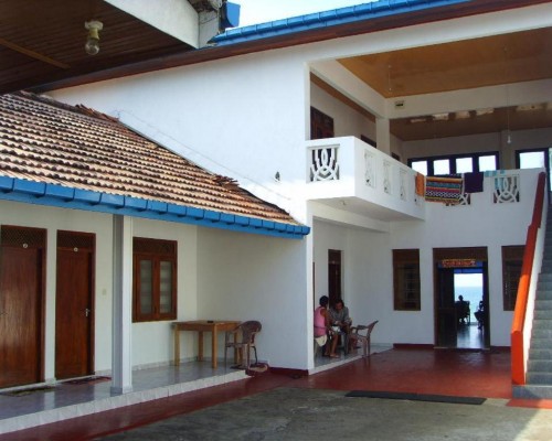 Budde's Beach Restaurant & Guesthouse в Хиккадуве