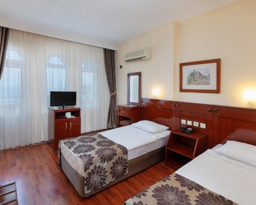 Nazar Beach Hotel, Анталья — отель на первой линии