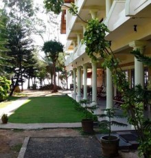 Time n Tide Beach Resort 2*