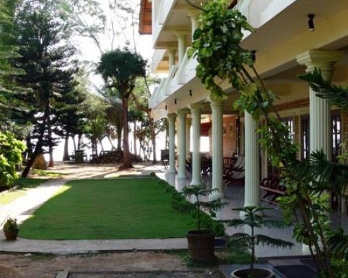 Time n Tide Beach Resort в Хиккадуве: честный обзор отеля 2*