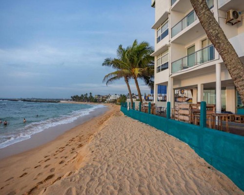 Hikkaduwa Beach Hotel 3* — Хиккадува, Шри-Ланка