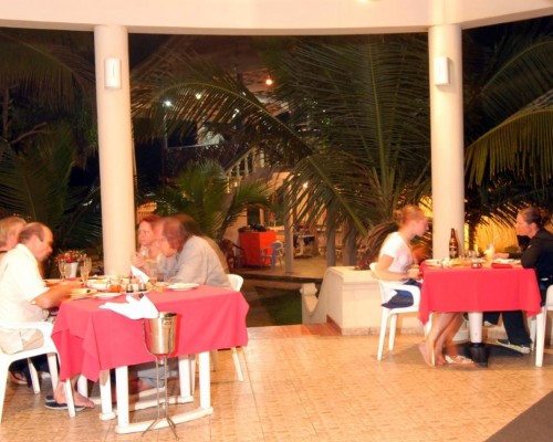 Oasey Beach Hotel 3* в Бентоте — честный обзор отеля
