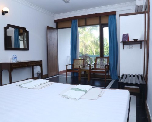 Topaz Beach Hotel 2* в Негомбо: что важно знать перед бронированием