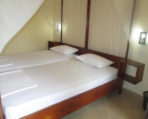 Tandem Guesthouse в Хиккадуве: простой гостевой дом у пляжа