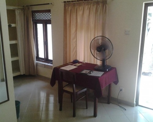 Tandem Guesthouse в Хиккадуве: простой гостевой дом у пляжа