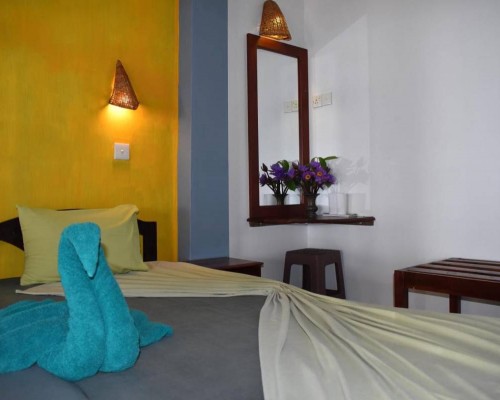 Whitepearl Beach 3* — отель в Хиккадуве