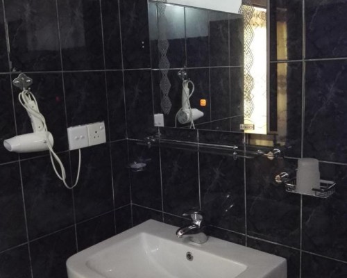 The Oasis Villa 3* — Хиккадува, Шри-Ланка