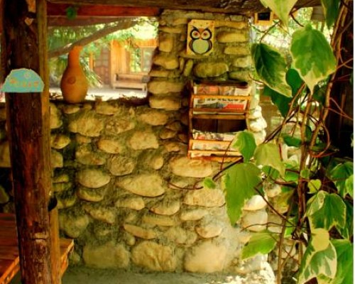 Dionysos Lodge — тихий отель в Чирали для пляжного отдыха
