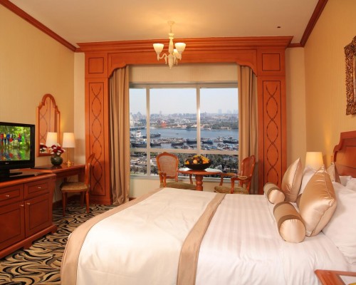 Emirates Concorde Hotel 4*