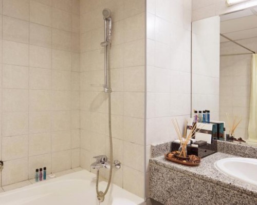 ZiQoo Hotel Apartment, Дубай — апартаменты с кухней и стиральной машиной