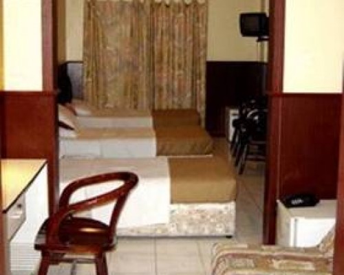 Pacific Hotel Llc 2*