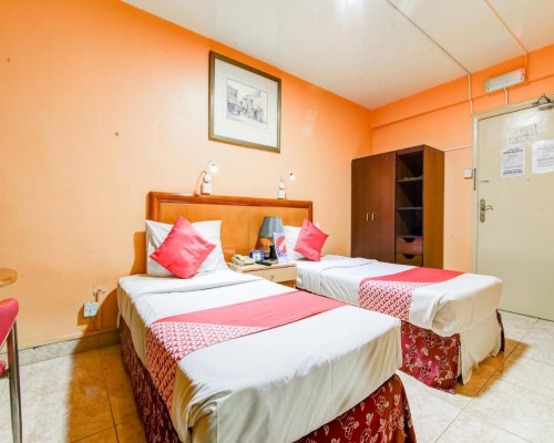 OYO 270 Dream Land Hotel