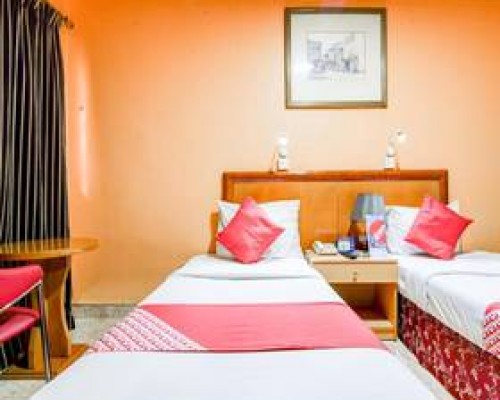 OYO 270 Dream Land Hotel