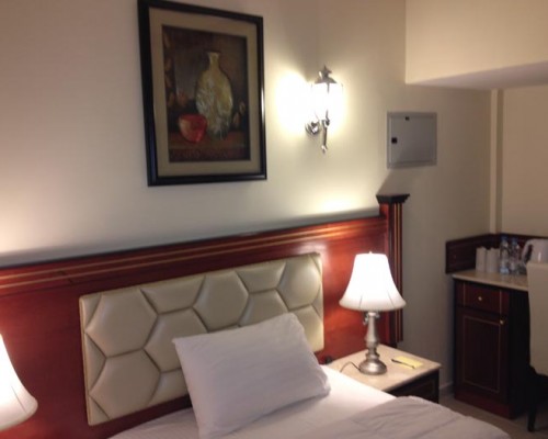 Saffron Hotel 2* — скромный отель в центре Дубая