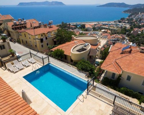 Hideaway Penthouse Apartment в Каше: апартаменты с бассейном