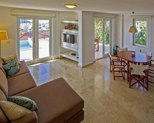 Hideaway Penthouse Apartment в Каше: апартаменты с бассейном