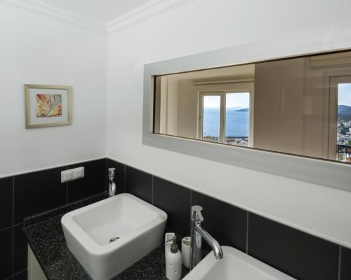 Hideaway Penthouse Apartment в Каше: апартаменты с бассейном