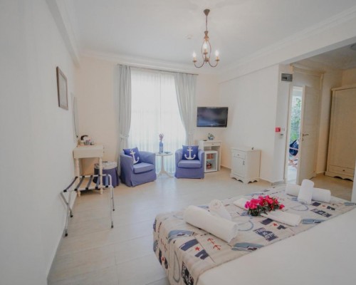 Alacati Marina Palace — отель в Чешме, Алачати