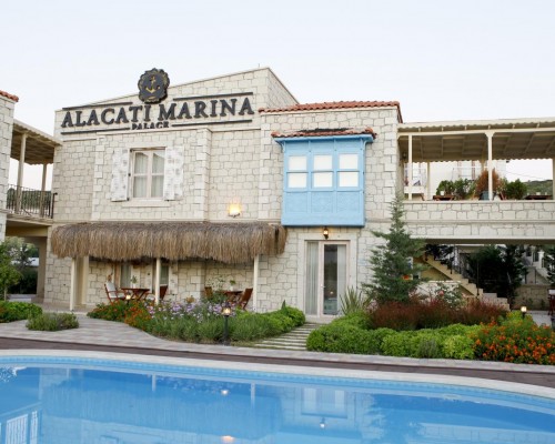 Alacati Marina Palace — отель в Чешме, Алачати